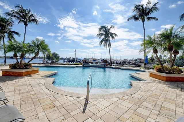 123 Yacht Club Way 307, Hypoluxo, FL 33462