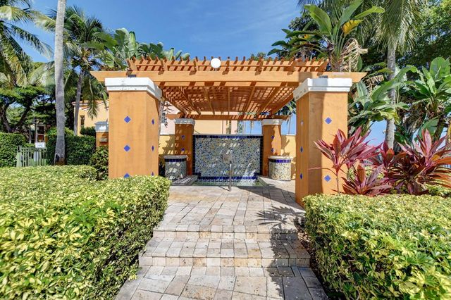 123 Yacht Club Way 307, Hypoluxo, FL 33462