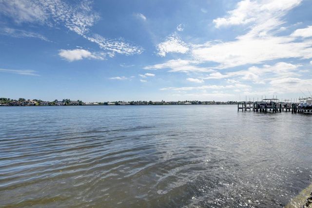 123 Yacht Club Way 307, Hypoluxo, FL 33462