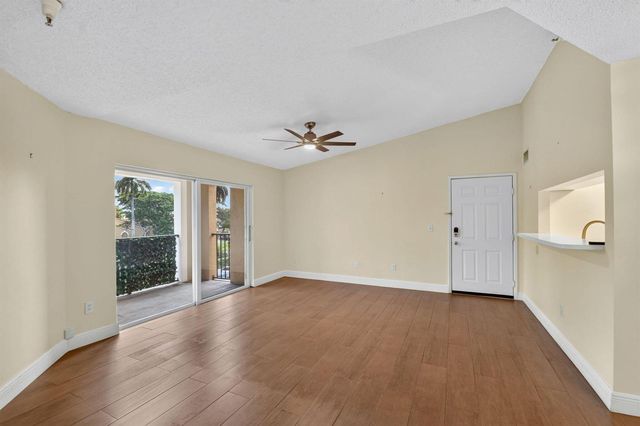123 Yacht Club Way 307, Hypoluxo, FL 33462