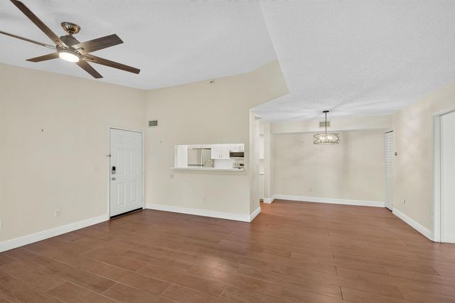 123 Yacht Club Way 307, Hypoluxo, FL 33462