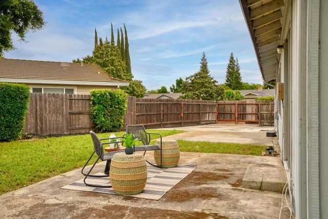 2573 Bunkerhill Dr, Stockton, CA 95209