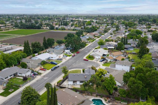 2573 Bunkerhill Dr, Stockton, CA 95209