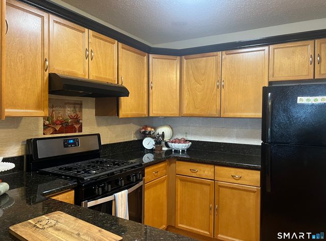 91 Rockledge Loop 91, Torrington, CT 06790