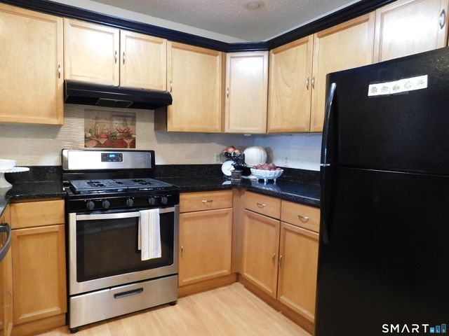 91 Rockledge Loop 91, Torrington, CT 06790