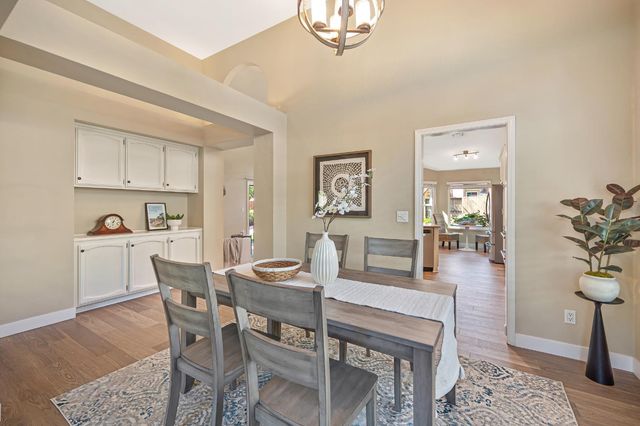 115 Chesterfield Way, Folsom, CA 95630