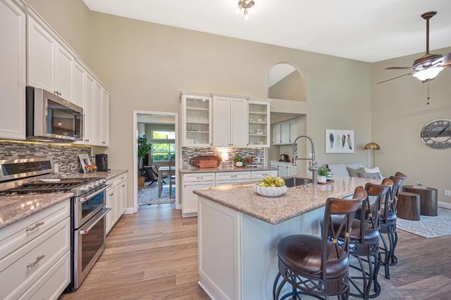 115 Chesterfield Way, Folsom, CA 95630