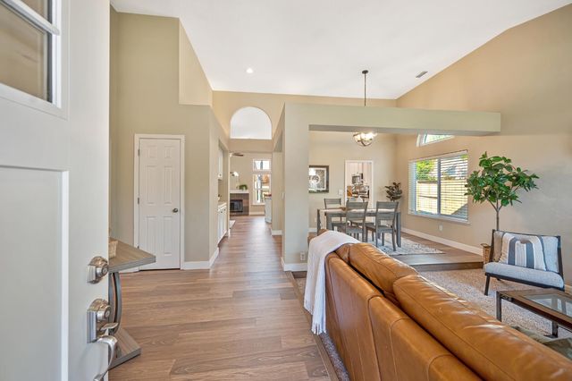 115 Chesterfield Way, Folsom, CA 95630