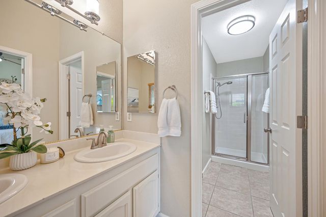 115 Chesterfield Way, Folsom, CA 95630