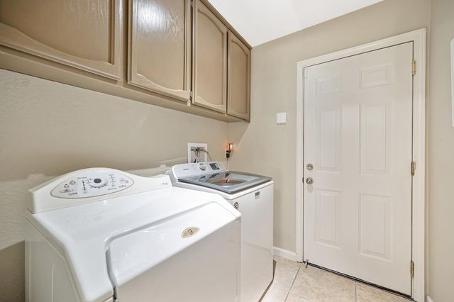 115 Chesterfield Way, Folsom, CA 95630