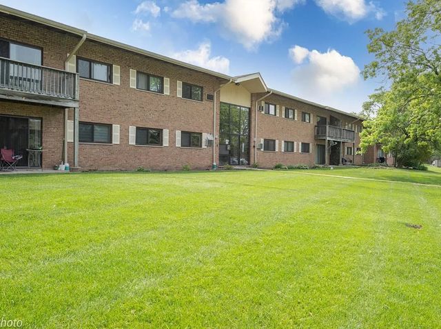 7413 Brookdale Drive 107, Darien, IL 60561