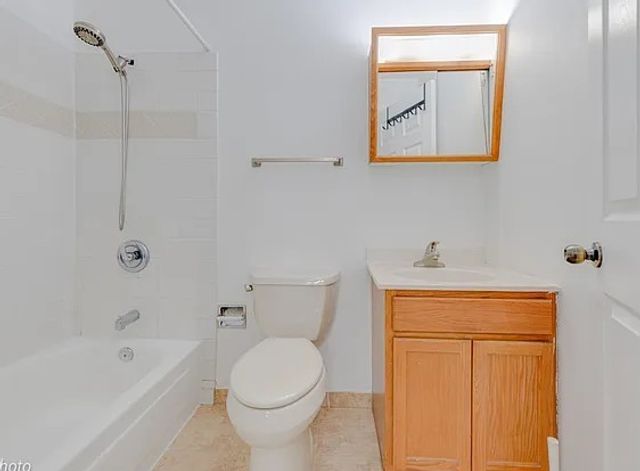 7413 Brookdale Drive 107, Darien, IL 60561