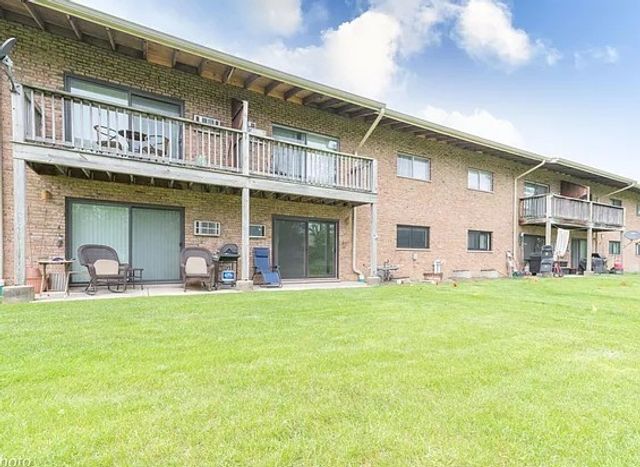 7413 Brookdale Drive 107, Darien, IL 60561