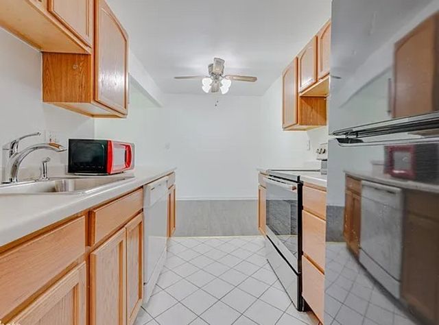 7413 Brookdale Drive 107, Darien, IL 60561