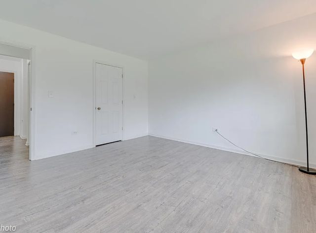 7413 Brookdale Drive 107, Darien, IL 60561