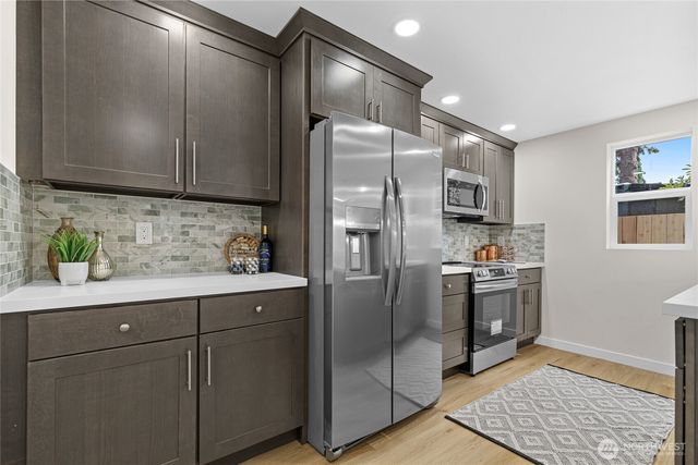 1401 N 137th Street, Seattle, WA 98133