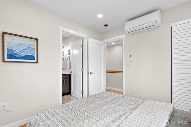 1401 N 137th Street, Seattle, WA 98133