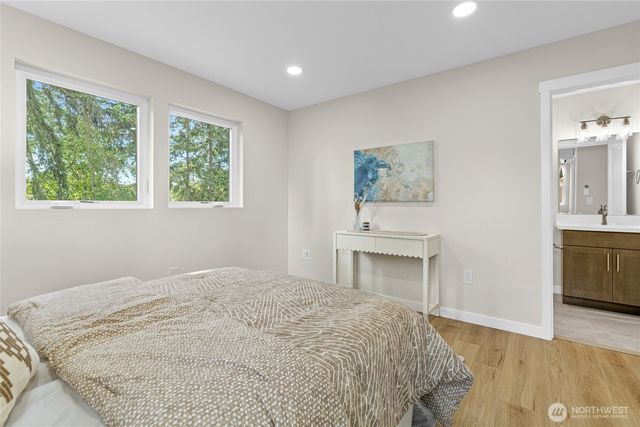 1401 N 137th Street, Seattle, WA 98133