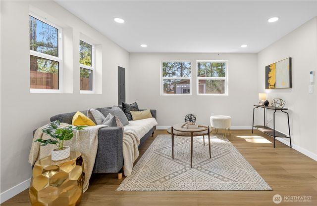 1401 N 137th Street, Seattle, WA 98133