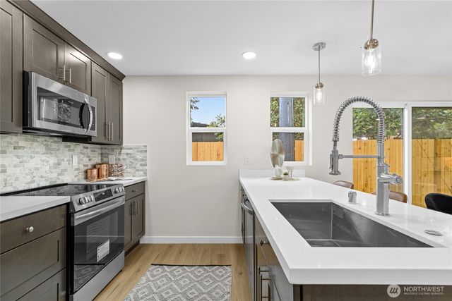 1401 N 137th Street, Seattle, WA 98133