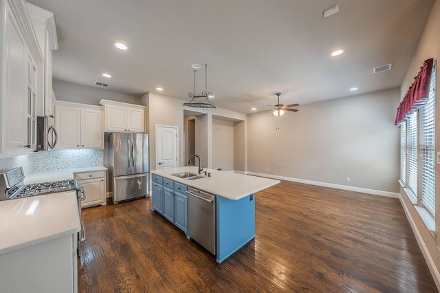 4017 Cascade Sky Drive, Arlington, TX 76005