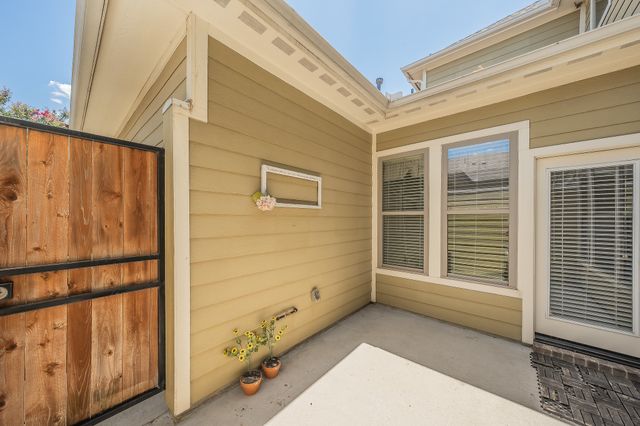 4017 Cascade Sky Drive, Arlington, TX 76005