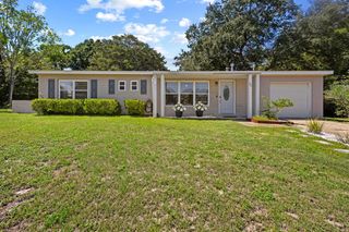 125 W Terry Circle, Mary Esther, FL 32569