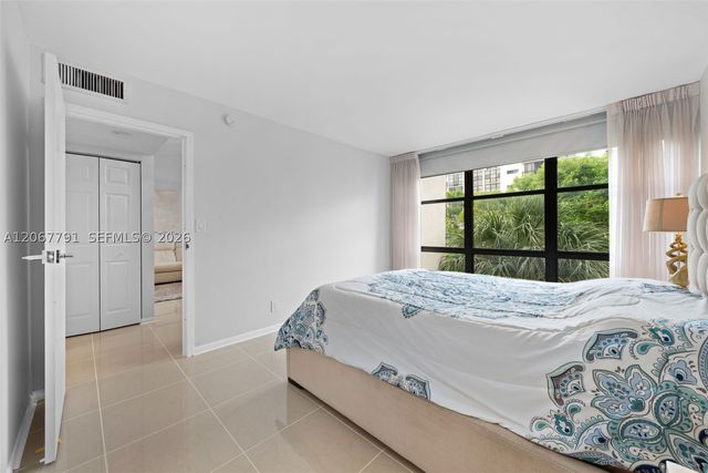 17021 N Bay Rd 425, Sunny Isles Beach, FL 33160