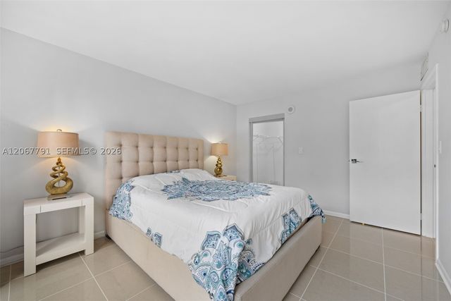 17021 N Bay Rd 425, Sunny Isles Beach, FL 33160
