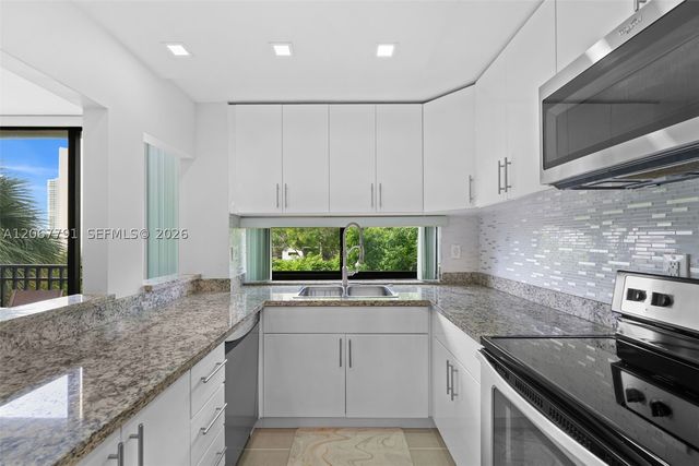 17021 N Bay Rd 425, Sunny Isles Beach, FL 33160