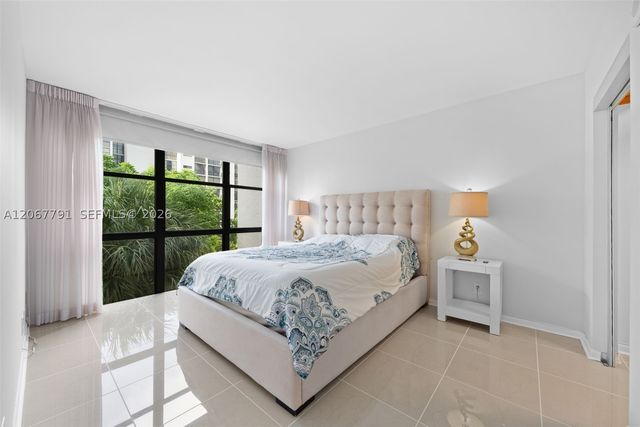 17021 N Bay Rd 425, Sunny Isles Beach, FL 33160