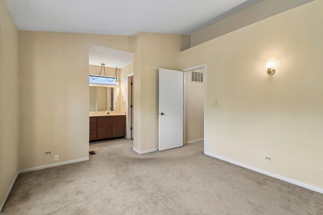 29 Sumac Lane, Schaumburg, IL 60193