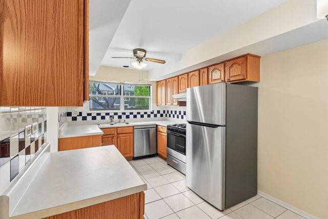 29 Sumac Lane, Schaumburg, IL 60193