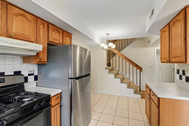 29 Sumac Lane, Schaumburg, IL 60193
