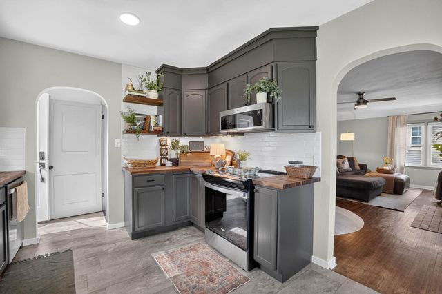 204 Cornwall Avenue, Waterloo, IA 50702