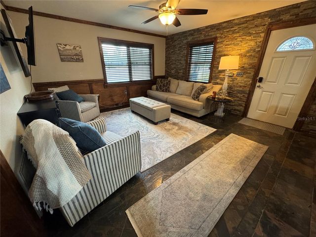 2751 72ND AVENUE DRIVE E, Sarasota, FL 34243