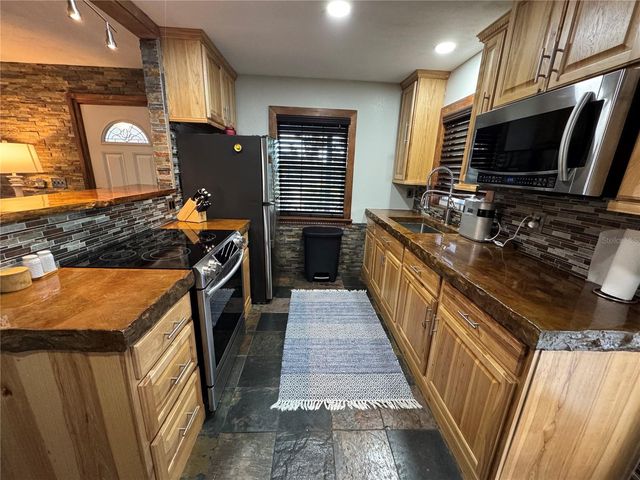 2751 72ND AVENUE DRIVE E, Sarasota, FL 34243