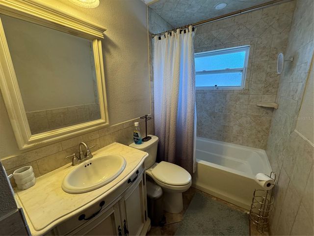 2751 72ND AVENUE DRIVE E, Sarasota, FL 34243