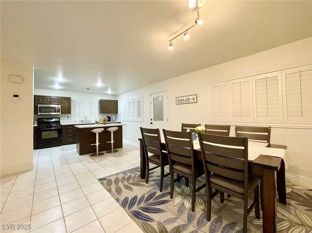 9411 Pioneer Avenue, Las Vegas, NV 89117