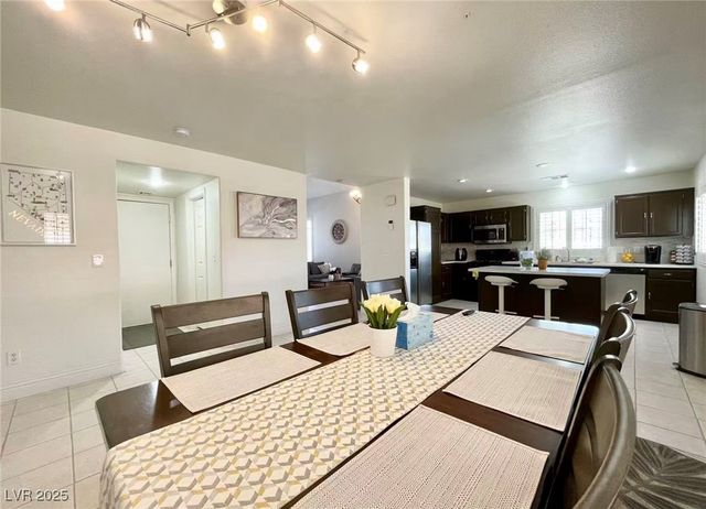 9411 Pioneer Avenue, Las Vegas, NV 89117