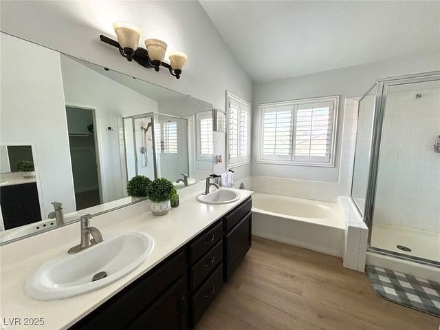 9411 Pioneer Avenue, Las Vegas, NV 89117