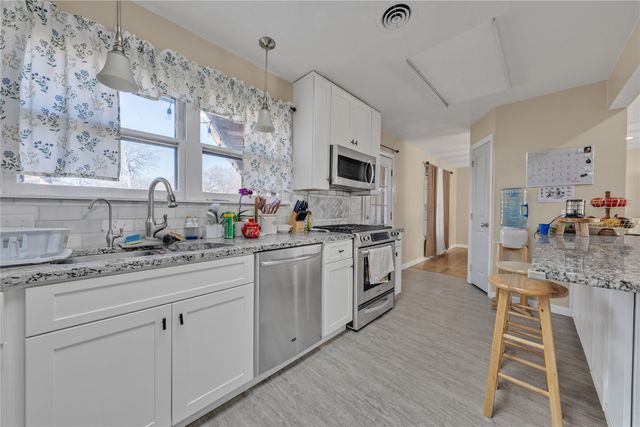 100 Rosedale Avenue, Keene, TX 76059