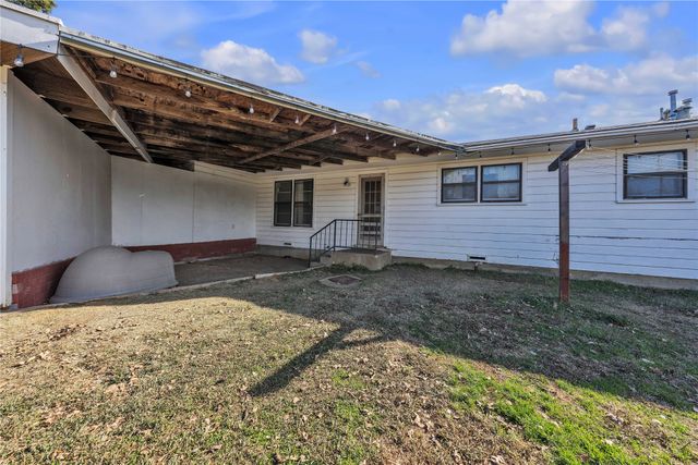 100 Rosedale Avenue, Keene, TX 76059