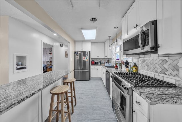 100 Rosedale Avenue, Keene, TX 76059