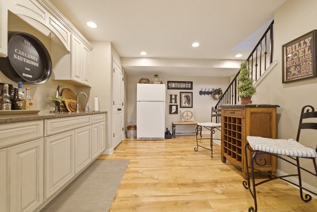 1205 Waterside Lane, Crown Point, IN 46307