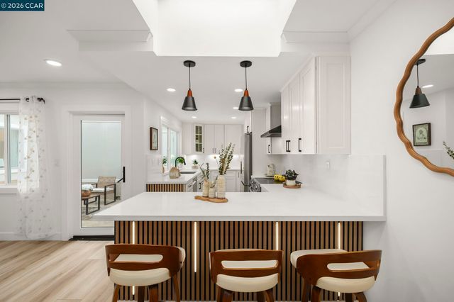 3333 Tice Creek Drive 4, Walnut Creek, CA 94595