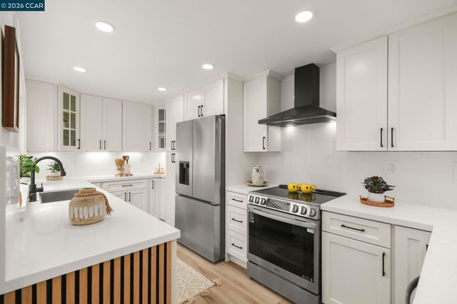 3333 Tice Creek Drive 4, Walnut Creek, CA 94595