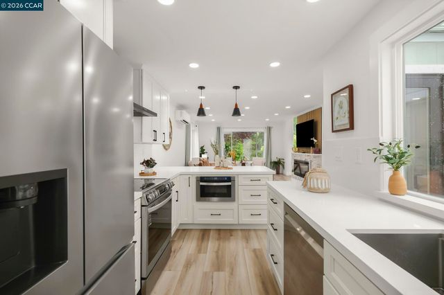 3333 Tice Creek Drive 4, Walnut Creek, CA 94595