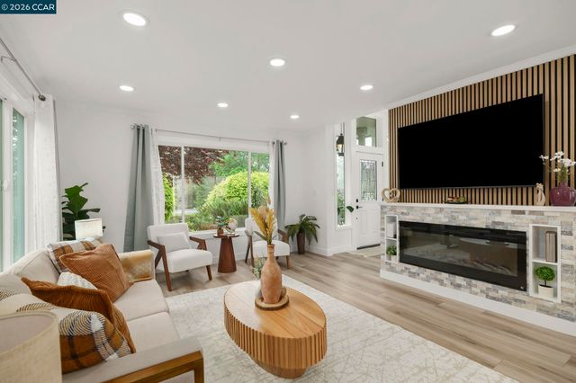 3333 Tice Creek Drive 4, Walnut Creek, CA 94595