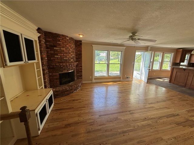5205 W 99th Street, Overland Park, KS 66207